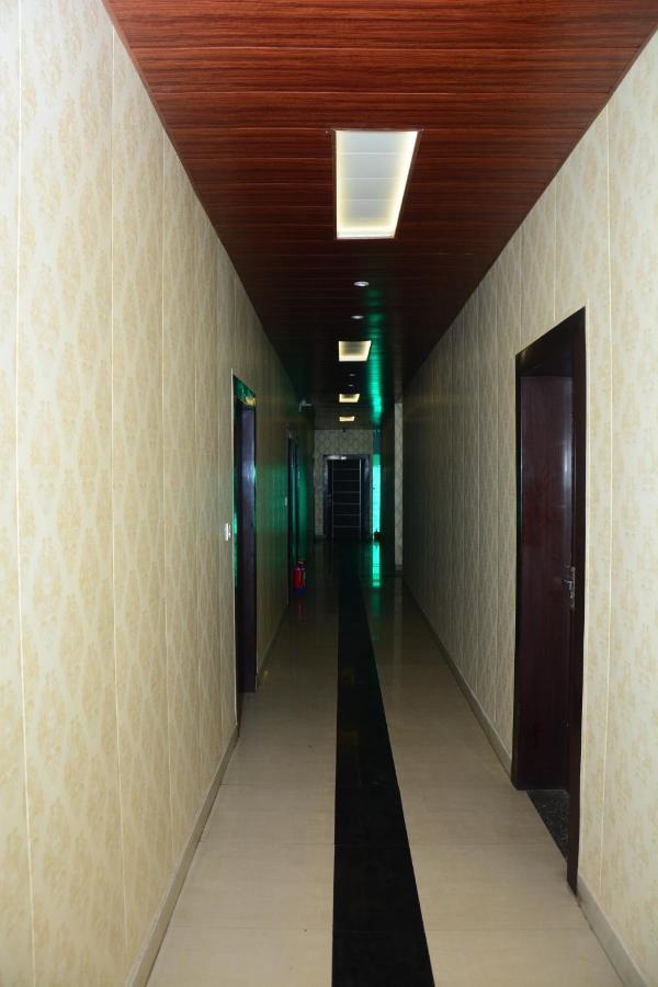 Krazy Hotel Haldwāni Exteriér fotografie